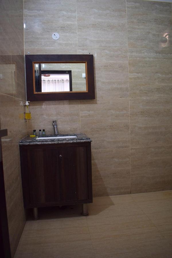 Hotel Grey Castle Haridwār Екстериор снимка